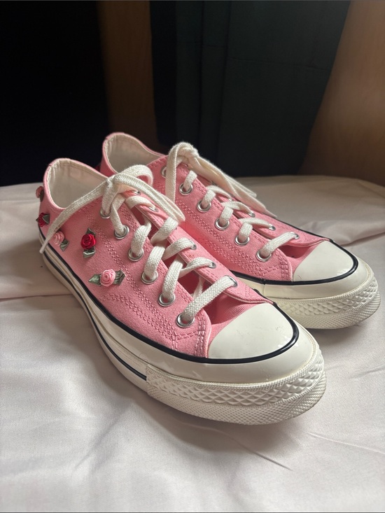 Converse Shoes - Like NEW Pink Low-Top Canvas Converse All-Star Sneakers with Rose Embellishments